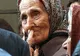 După ani de muncă, circa 120 de bătrâni primesc pomană şase pâini, săptămânal