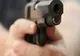 Doi timişoreni au ameninţat cu arma o familie din Arad, de la care ar fi avut de recuperat bani