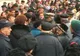 250 de persoane din Făgăraş au protestat în faţa prefecturii Braşov