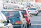 Bucureştenii îşi permit mai puţin de un plin de benzină pe lună