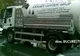 Angajaţii primăriei din Bucureşti udă spaţiile verzi pe timp de ploaie