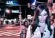 O reporteriţă a luat la bătaie un individ care îi făcea glume pe la spate- VEZI VIDEO