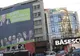 Scandal electoral: PSD şi PD-L s-au certat pe banner-ul anti-Băsescu amplasat în apropierea sediului său de campanie