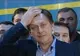 Candidaţii au fost relaxaţi înainte de anunţarea exit-poll-urilor, fiind preocupaţi de freză şi cântece populare
