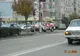O maşină branduită cu afişe electorale era parcată pe trecerea de pietoni