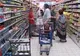 Comercianţii au început deja să afişeze reduceri de sărbători