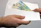 20% dintre români declară că au dat mită medicilor şi asistentelor 