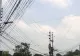 Oamenii dintr-o localitate clujeană stau fără curent din cauza companiei de electricitate