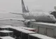 Sute de români au rămas blocaţi mai bine de 24 de ore pe aeroporturile din Europa