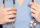 Anomaliile României: Un medic rezident câştigă cât un măturător de stradă