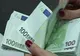 Leul se depreciază la 4,2296 lei/euro, nivel maxim al ultimelor 2 săptămâni 