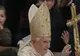 Papa Benedict al XVI-lea, atacat în timpul slujbei de Crăciun de o femeie instabilă psihic - VEZI FILMUL ATACULUI