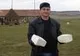 Ciobanii din Mărginimea Sibiului prepară caş şi cârnaţi ca să le vândă de sărbători
