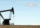 Preţul petrolului s-a prăbușit. Benzina şi motorina rămân SCUMPE