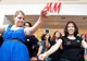 Anunţ BOMBĂ de la H&M: Suedezii deschid noi magazine în ţară