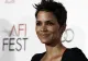 Răspunsul fabulos al actriţei Halle Berry, întrebată de jurnalişti dacă este însărcinată