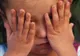 O fetiță bolnavă de cancer din Harkov rămâne fără medicamente. Mama ei se teme să evacueze orașul din cauza bombardamentelor