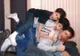 S-au reîntâlnit după ani şi au refăcut fotografiile din copilărie  