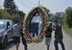 Văduva unui milionar celebru a primit interdicţie să mai meargă la cimitir 