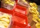 SUTE DE TIRURI CU ALIMENTE, BLOCATE. Supermarketurile nu s-au mai putut aproviziona