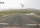 Fragmente din motorul unui Airbus au căzut peste mașini și peste o casă 