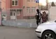 EXHIBIŢIONIST, în faţa unei şcoli din Capitală: "De o lună de zile ne terorizează copiii!"