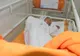 Scene cumplite de cruzime. O mamă şi-a muşcat şi şi-a bătut fetiţa de numai două luni