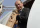 Pasageri ŢINUŢI LA SOL pentru îmbarcarea lui TRAIAN BĂSESCU 
