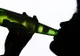 Căuta disperat să bea alcool, dar a nimerit altă sticlă. Va regreta toată viaţa!