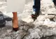 Fără dres şi cu pantofi STILETTO prin zăpadă. Descoperă VEDETA!