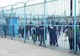 Ieşeanul eliberat din închisoare care ameninţa că se aruncă în gol a coborât de pe schele