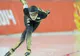 De ce îşi ţin sportivii de la patinaj-viteză mâinile la spate în timpul cursei
