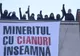 Protest inedit la Deva! Nouă ecologişti s-au urcat pe acoperişul societăţii Minvest