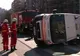 Accident GRAV în Capitală. O ambulanță s-a răsturnat, după ce a fost lovită de un autoturism 