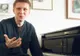 ŞANSA VIEŢII pentru un pianist talentat. Are nevoie de 20.000 de LIKE-URI