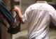JAF ÎN CAPITALĂ: Femeie atacată pe stradă. Hoţii i-au furat geanta în care se aflau 40.000 de lei