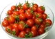 TRUC UIMITOR. Cum să tai roşiile cherry ca un adevărat CHEF