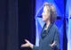 Hillary Clinton, ATACATĂ în timpul unui discurs cu un PANTOF. Vezi momentul şi reacţia promptă!