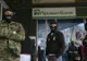 Cea mai mare bancă din Ucraina a oprit operaţiunile cu lichidităţi în estul ţării