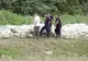 Argeş: NISIPUL dus pe malul unui râu pentru îndiguiri, FURAT DE LOCALNICI