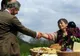 Prințul Charles s-a întâlnit cu sătenii din Valea Zălanului. Ce CADOU a primit pentru nepot