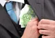 Poliţist de la IPJ Braşov, trimis în judecată. A băgat în buzunar 22.000 de lei din AMENZI