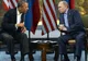 Obama i-a cerut lui Putin să detensioneze situaţia din Ucraina