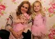 O mamă şi-a transformat FETIŢELE în PĂPUŞI BARBIE VII: "Ce-i în neregulă cu asta?"