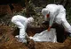 IMAGINILE GROAZEI. Un fotoreporter a reușit să intre într-o zonă grav afectată de EBOLA