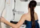 O femeie a murit după ce medicul a uitat să-i spuna că are cancer