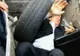 Ucrainenii îi aruncă pe POLITICIENI în tomberoane de GUNOI