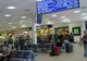 Alertă pe aeroportul londonez Luton. Mii de pasageri au fost evacuaţi