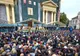 Ponta, HUIDUIT la Iaşi, la slujba de Sfânta Parascheva: "Trădătorule! Ce facem cu corupţia?"
