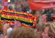 AROGANŢĂ EXTREMĂ. Ponta, protestatarilor români din Italia: Dacă veniți acasă, pregătiți portofelul!
